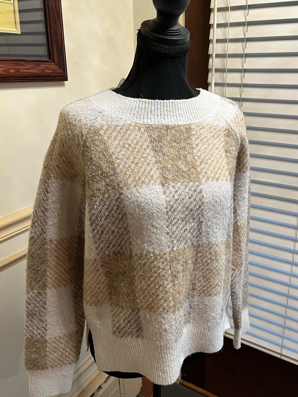 RD Style Cream and Tan Plaid Crew Neck Sweater